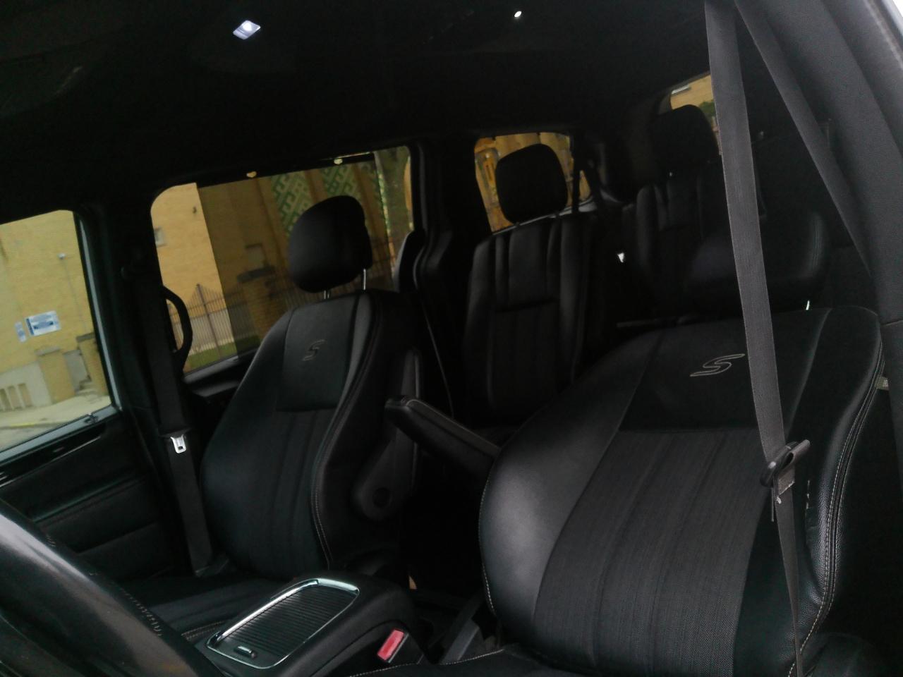 Chrysler Town & Country S 2015