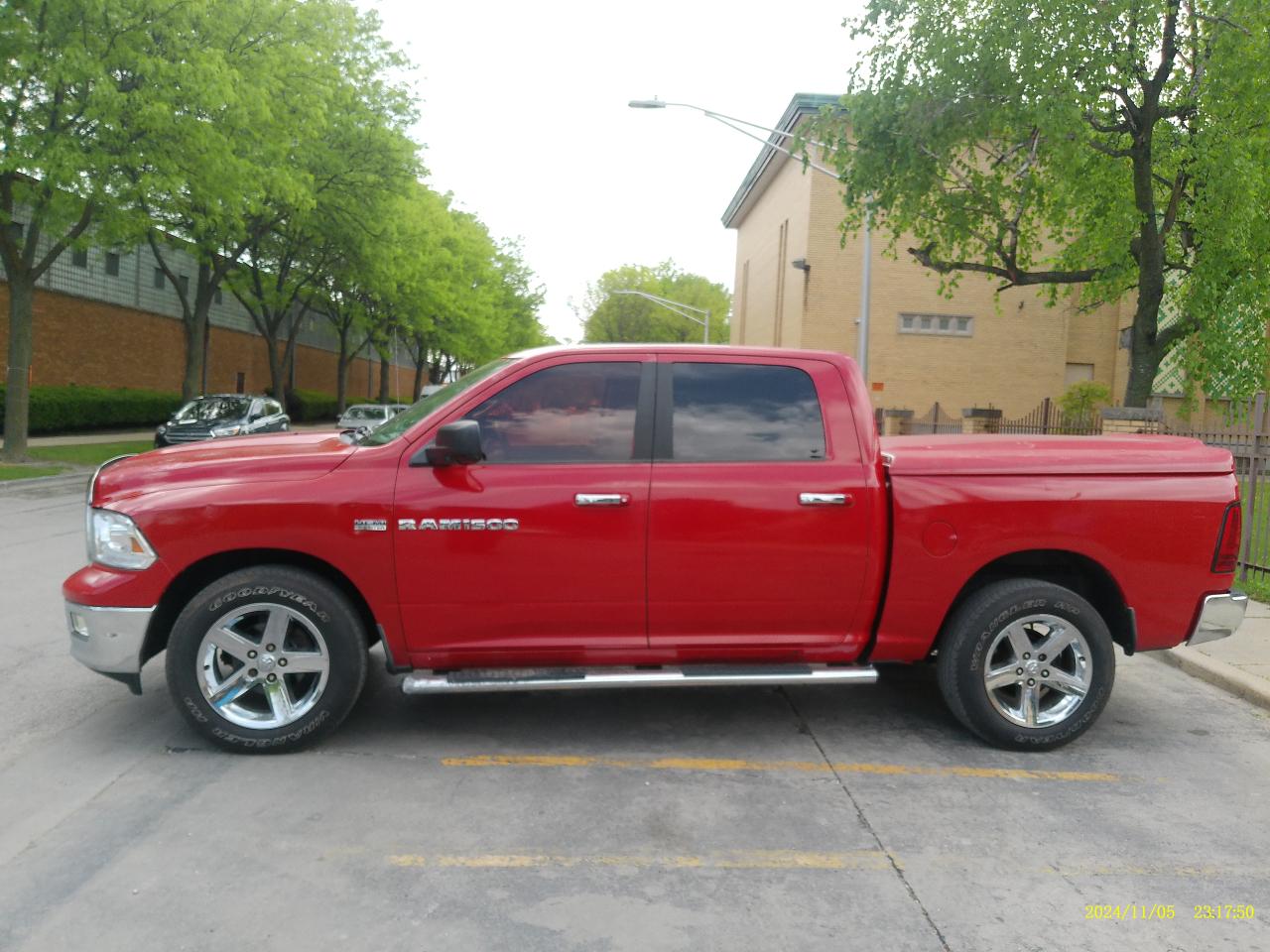 RAM 1500 SLT Crew Cab 4WD 2012