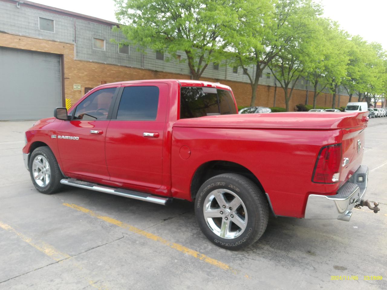 RAM 1500 SLT Crew Cab 4WD 2012