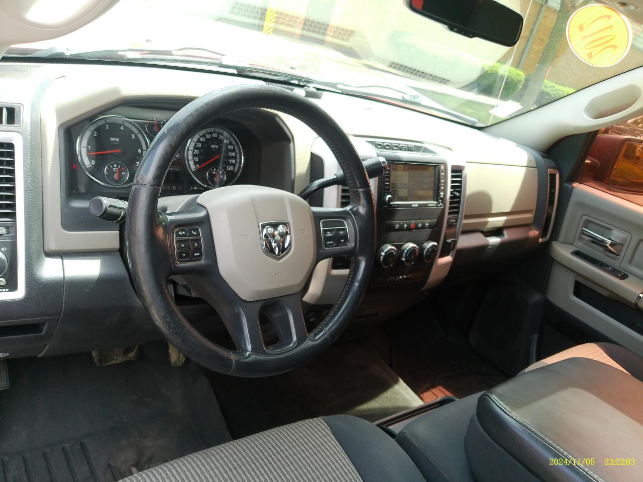 RAM 1500 SLT Crew Cab 4WD 2012