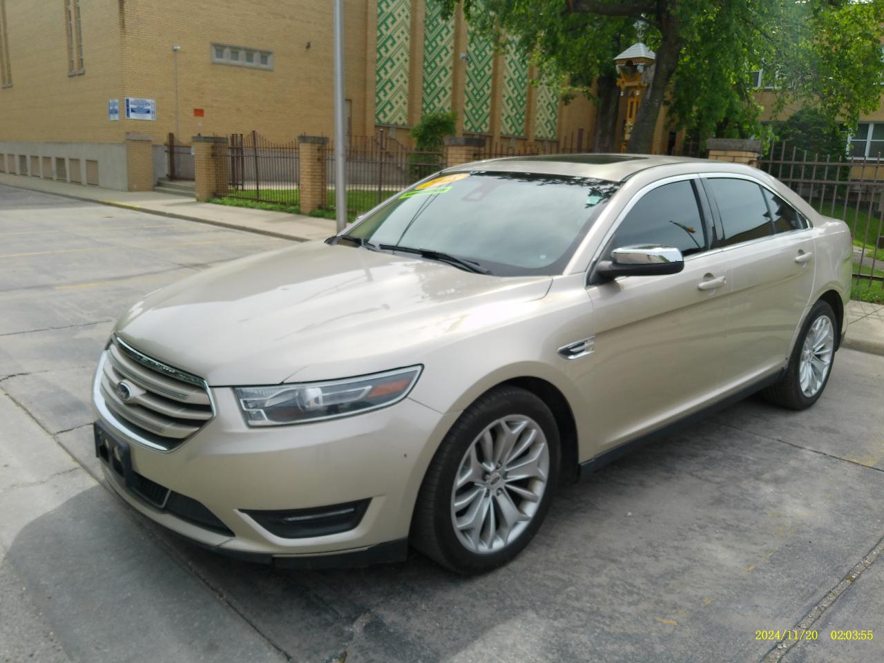 Ford Taurus Limited FWD 2018