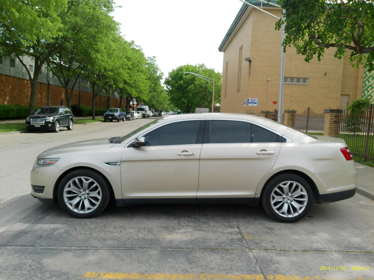 Ford Taurus Limited FWD 2018