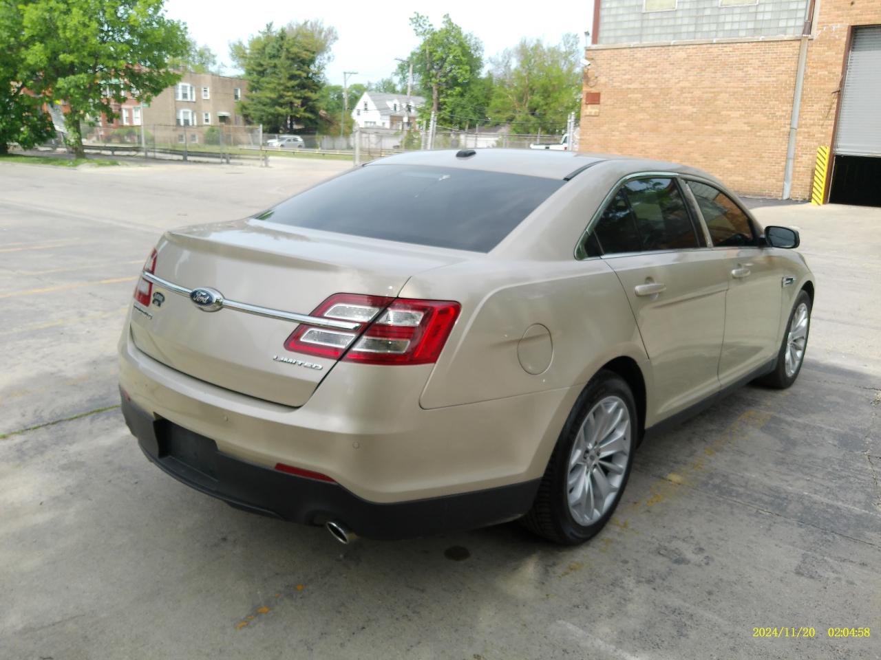 Ford Taurus Limited FWD 2018