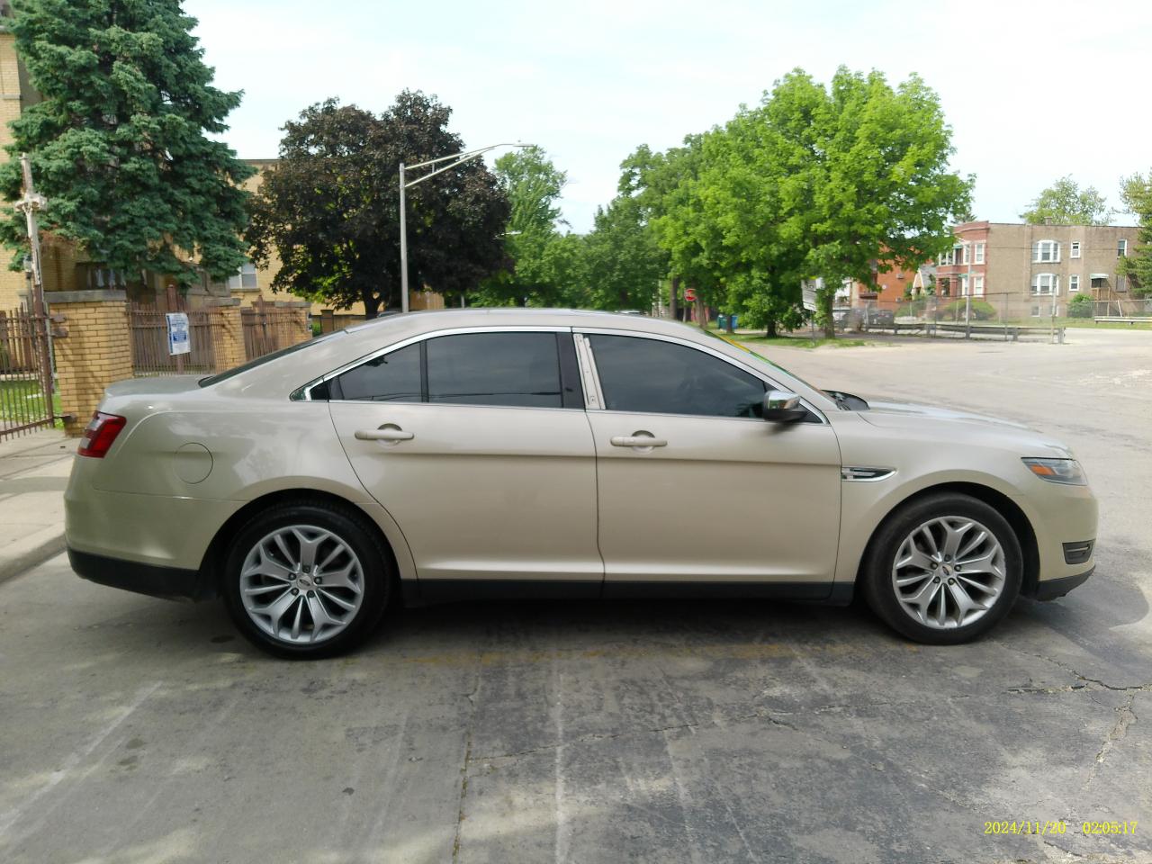 Ford Taurus Limited FWD 2018