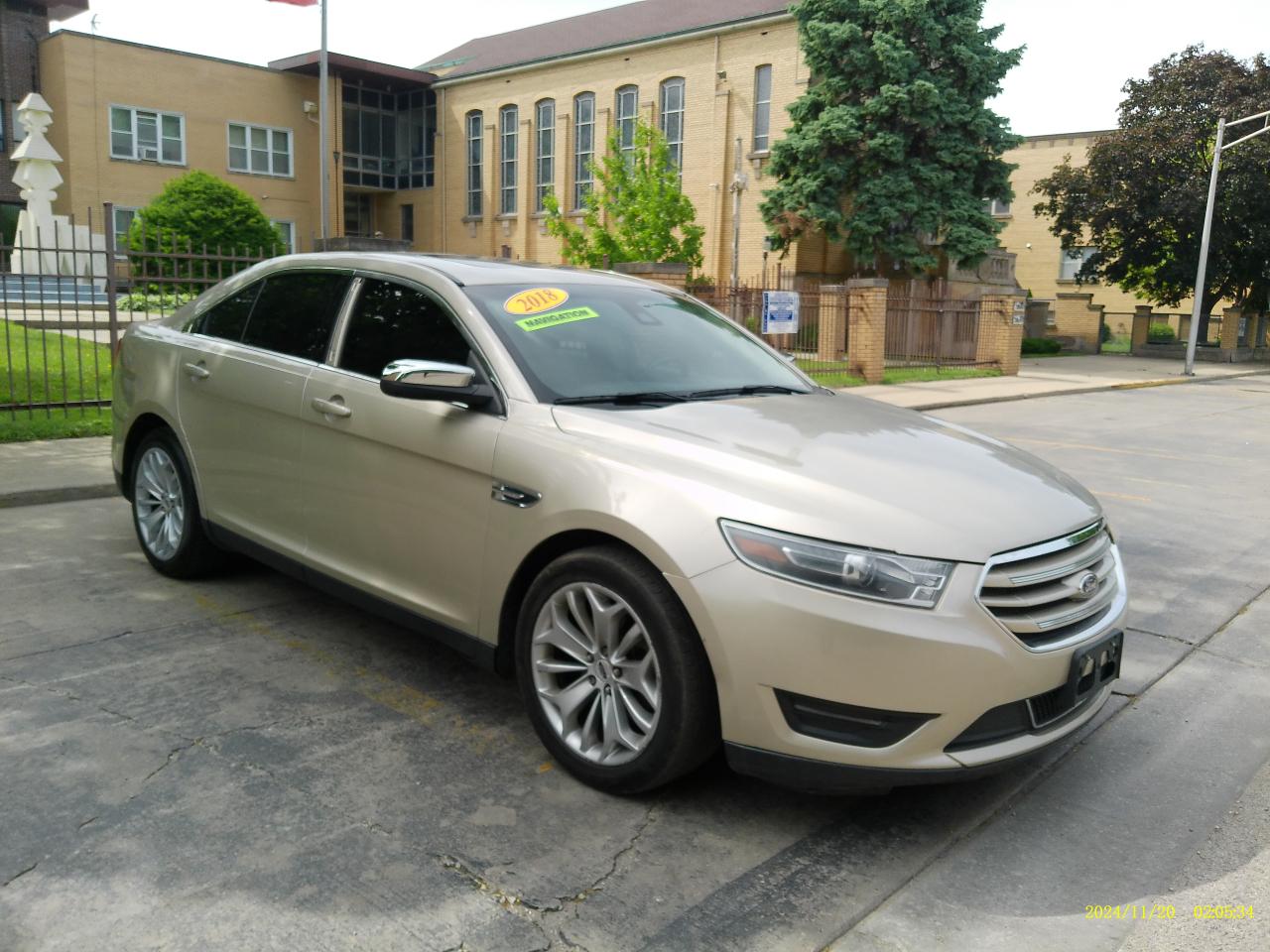 Ford Taurus Limited FWD 2018