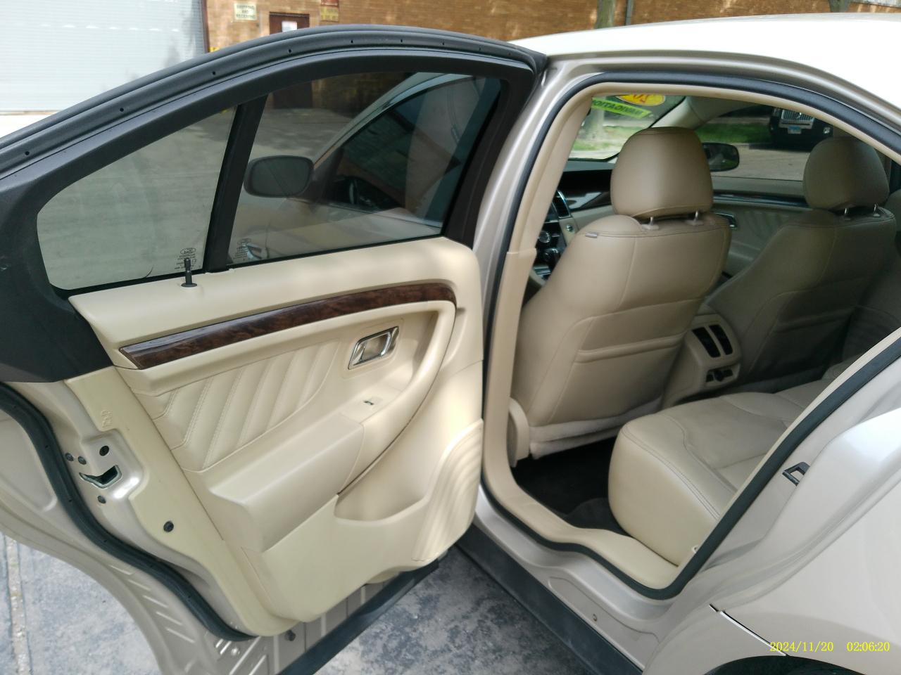 Ford Taurus Limited FWD 2018