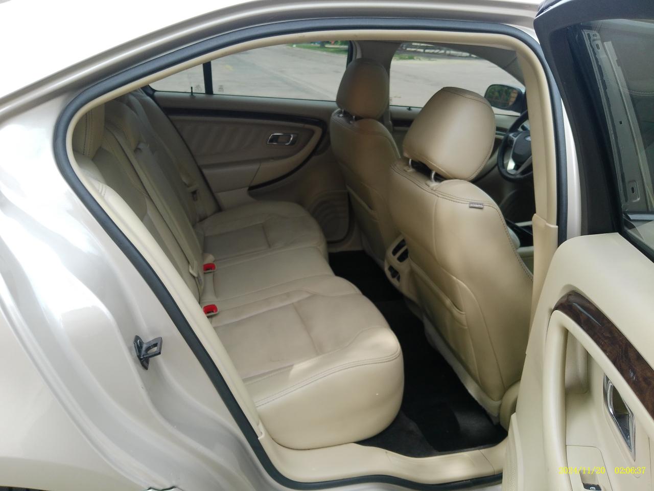 Ford Taurus Limited FWD 2018