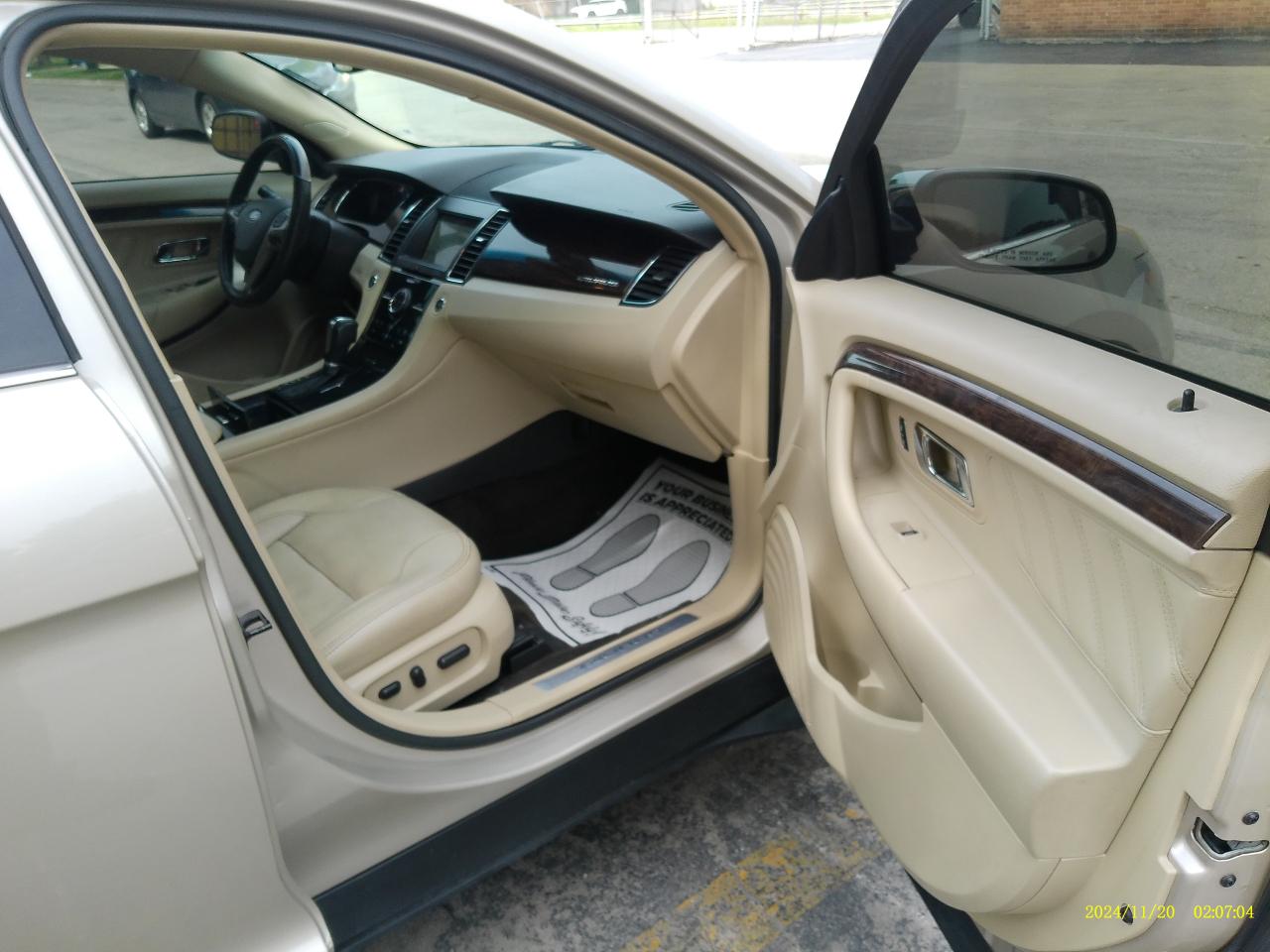 Ford Taurus Limited FWD 2018