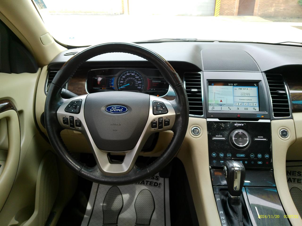 Ford Taurus Limited FWD 2018