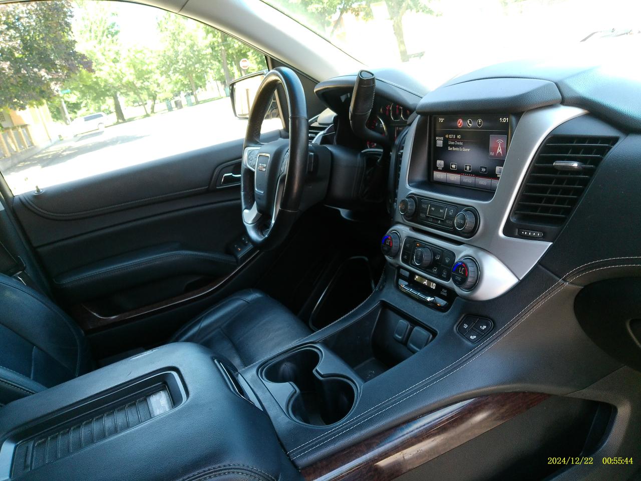 GMC Yukon SLT 4WD 2015