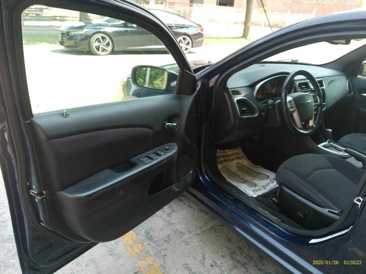 Chrysler 200 Touring 2013