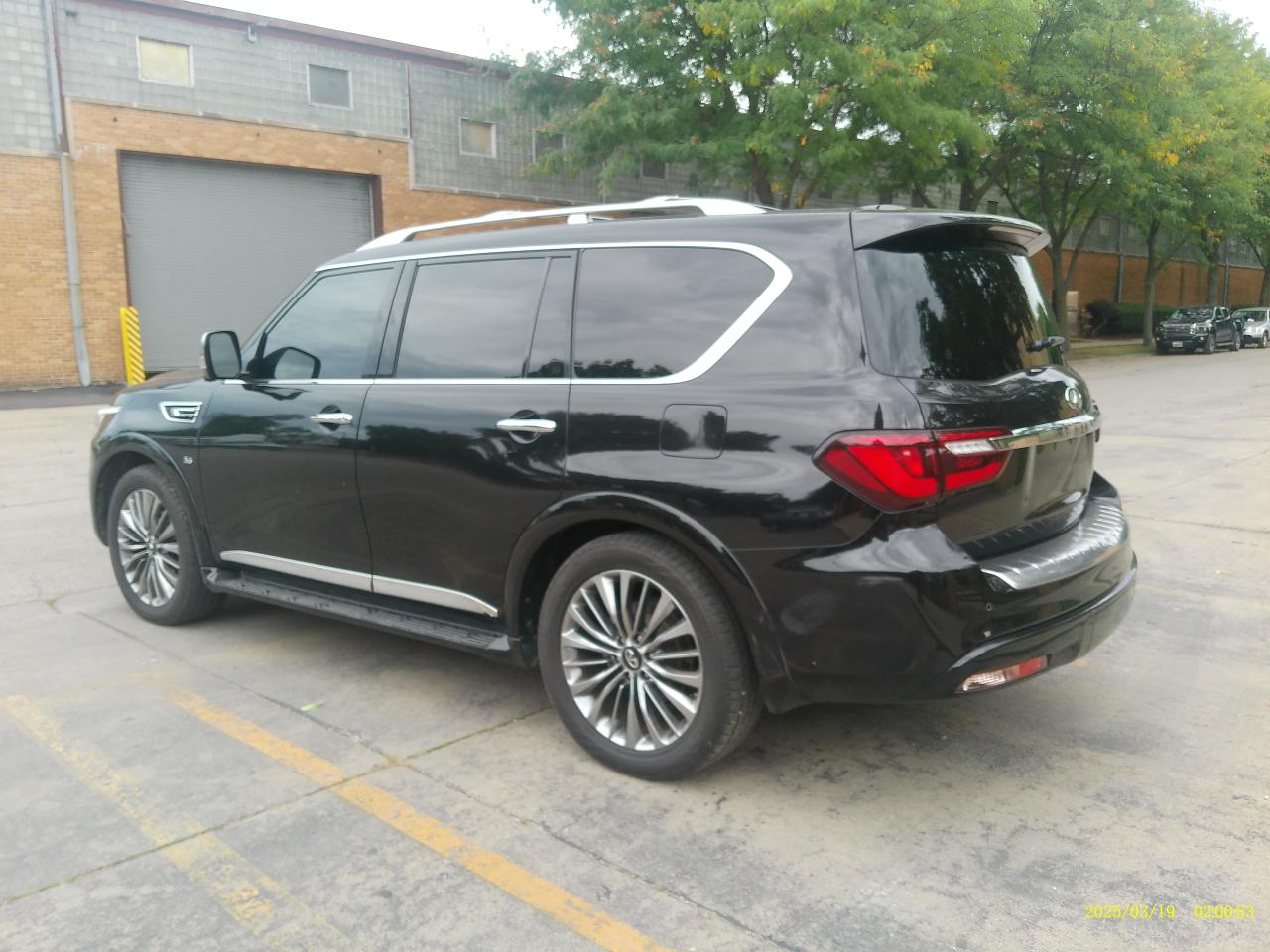 Infiniti QX80 LUXE 2019