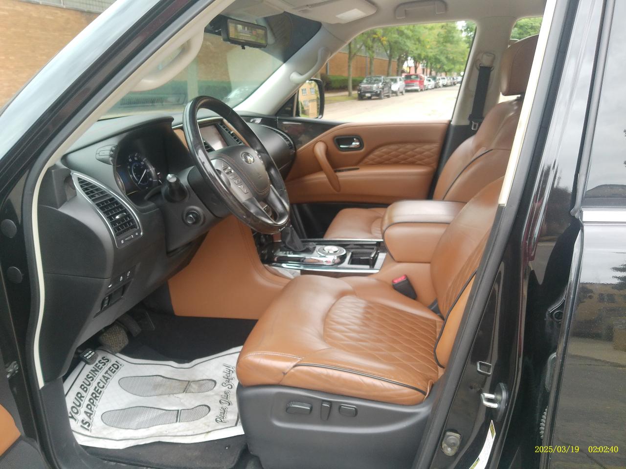 Infiniti QX80 LUXE 2019