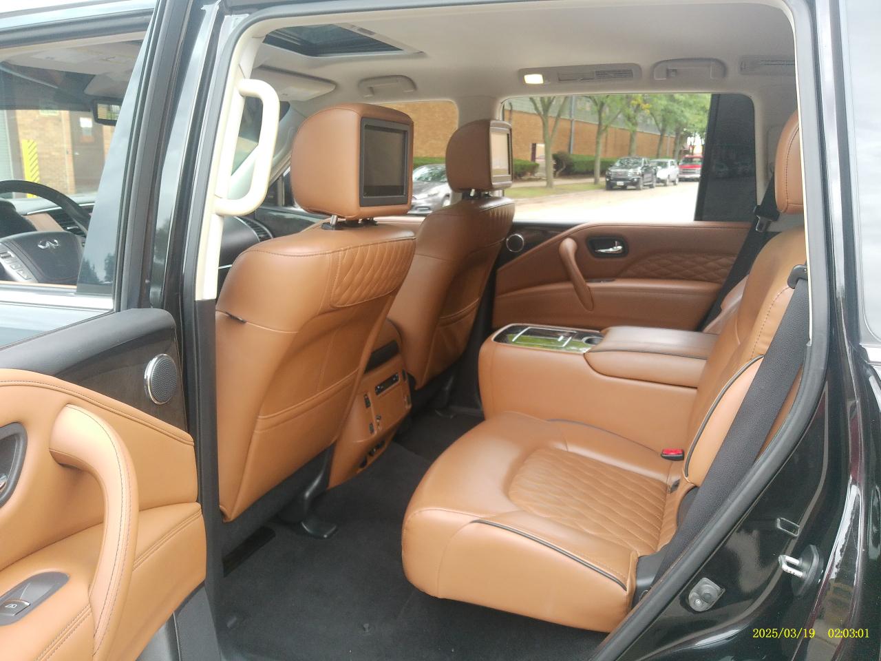 Infiniti QX80 LUXE 2019