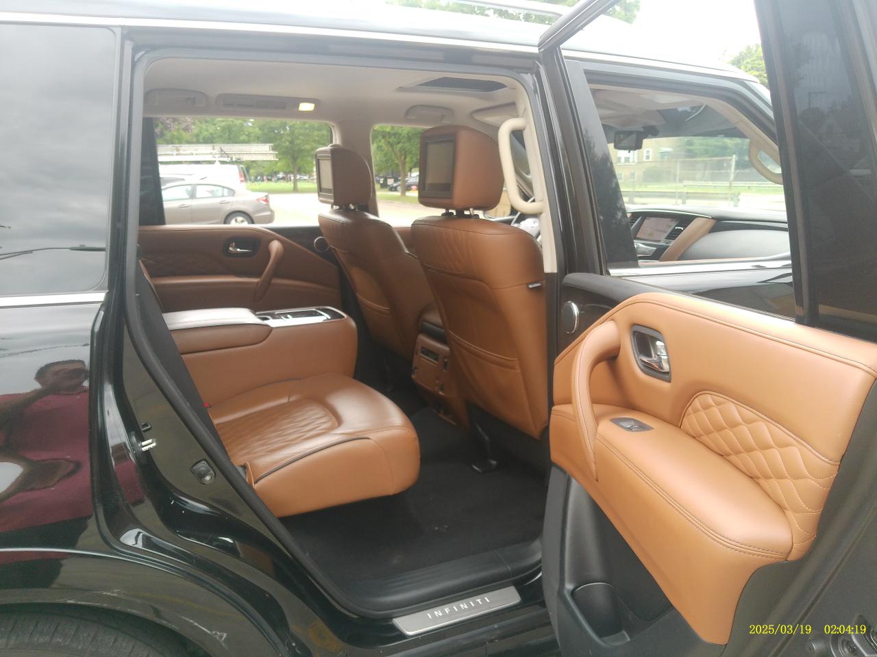 Infiniti QX80 LUXE 2019