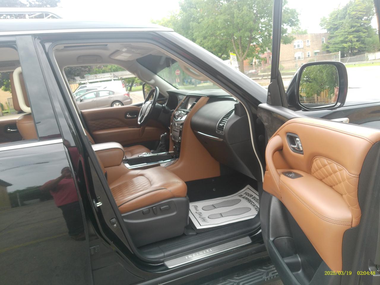 Infiniti QX80 LUXE 2019