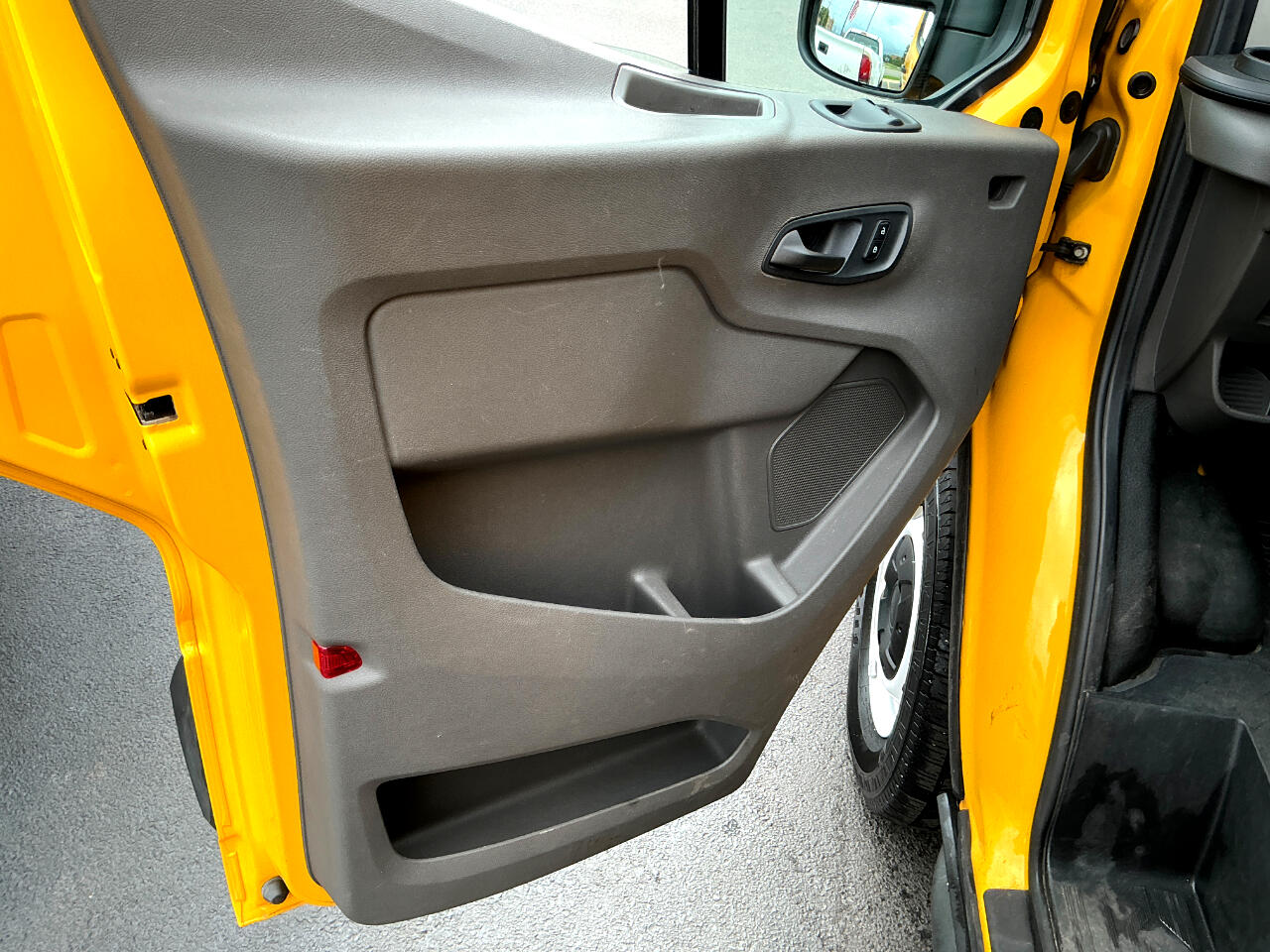 2021 Ford Transit Cargo Van photo 4