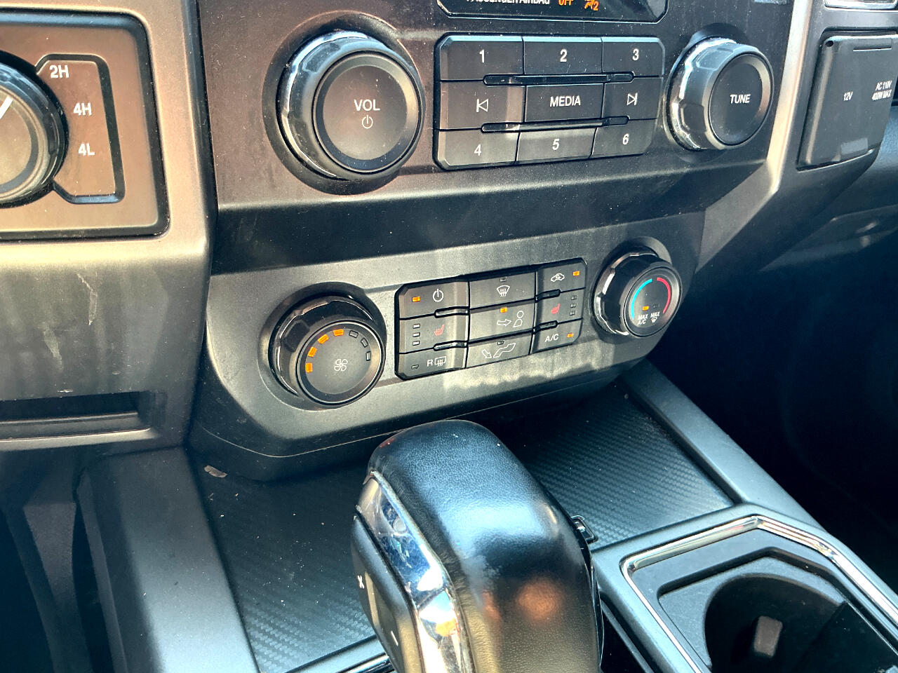 2019 Ford F-150 XLT photo 14