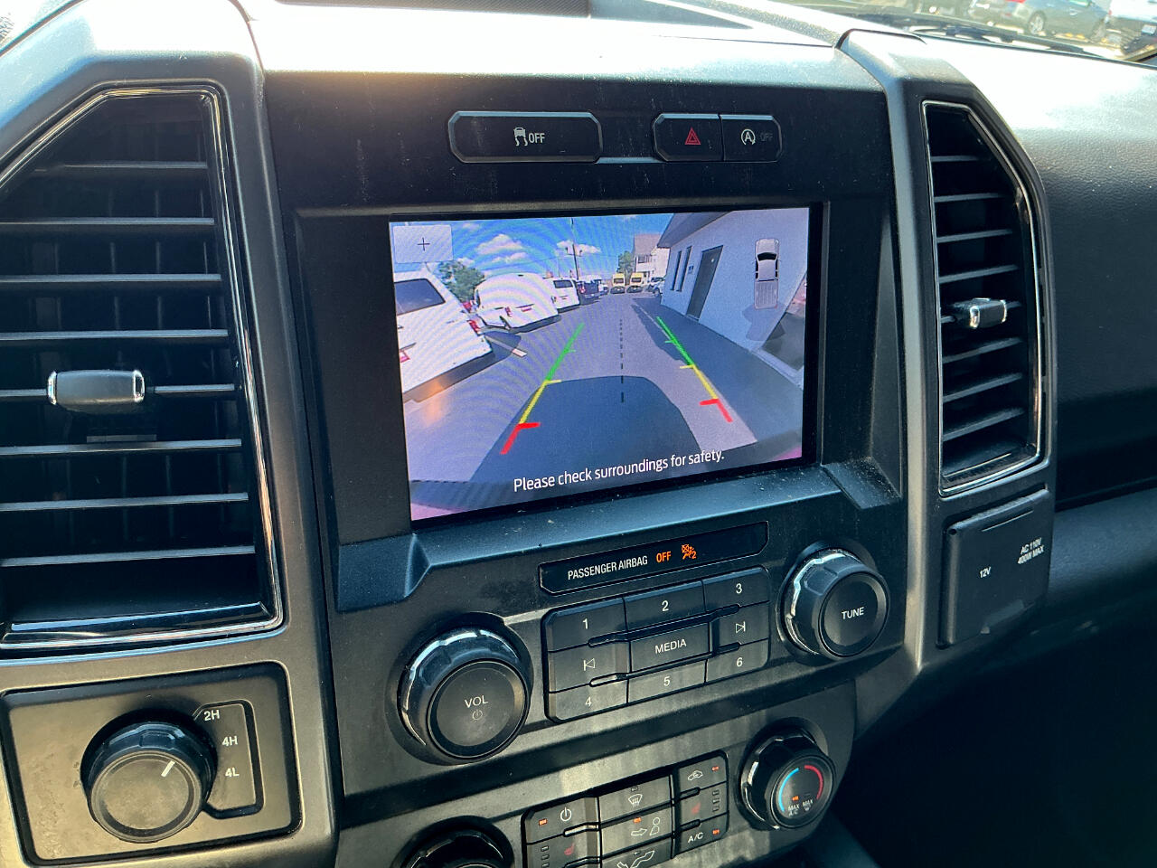 2019 Ford F-150 XLT photo 16