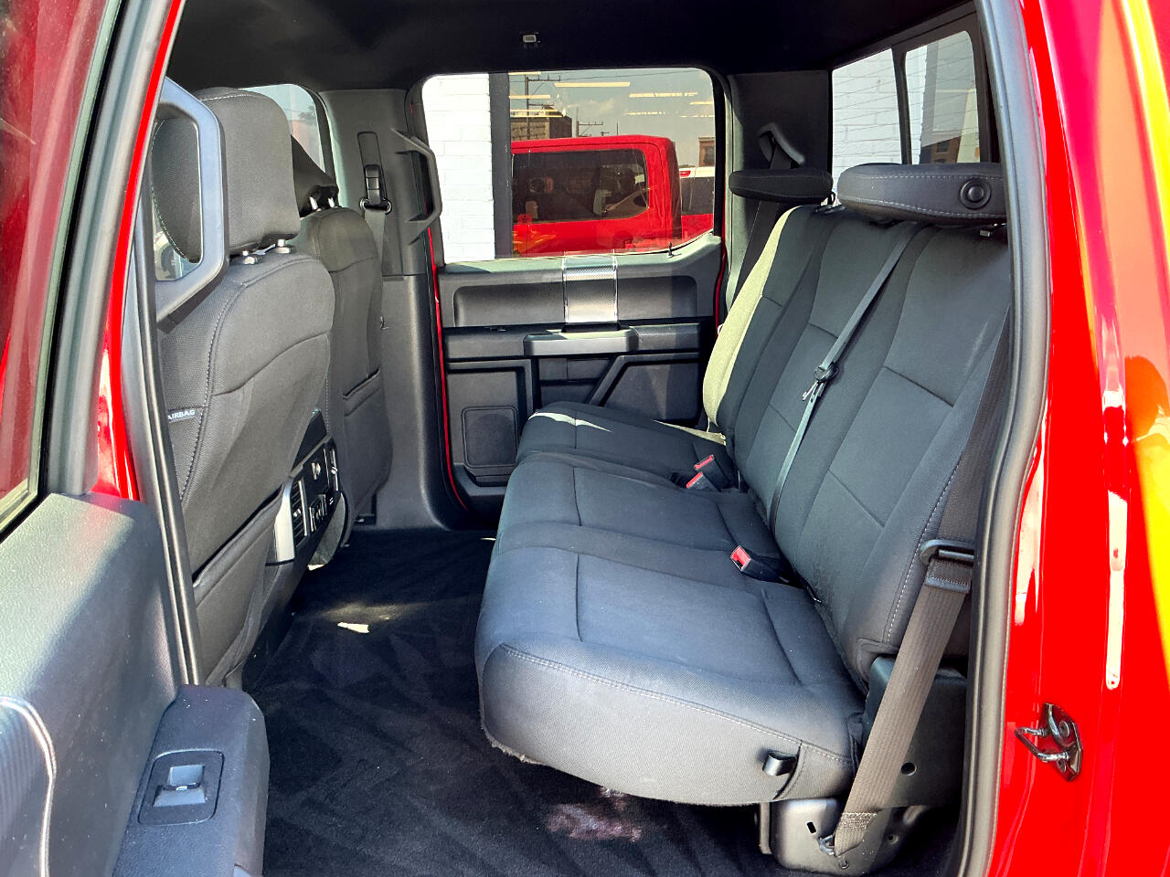 2019 Ford F-150 XLT photo 17