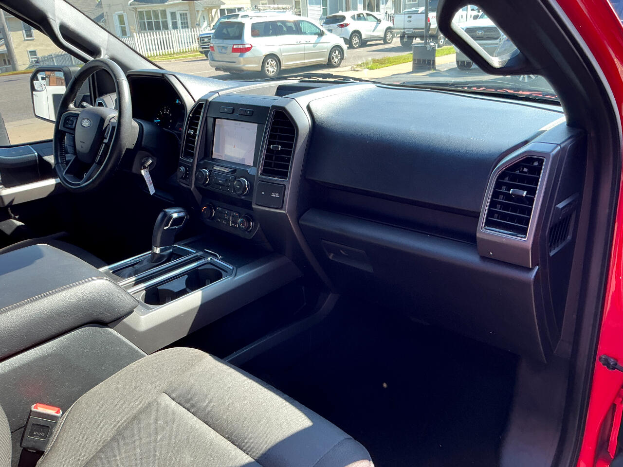 2019 Ford F-150 XLT photo 23