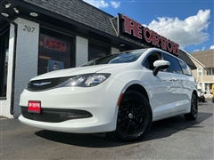 2021 Chrysler Voyager 