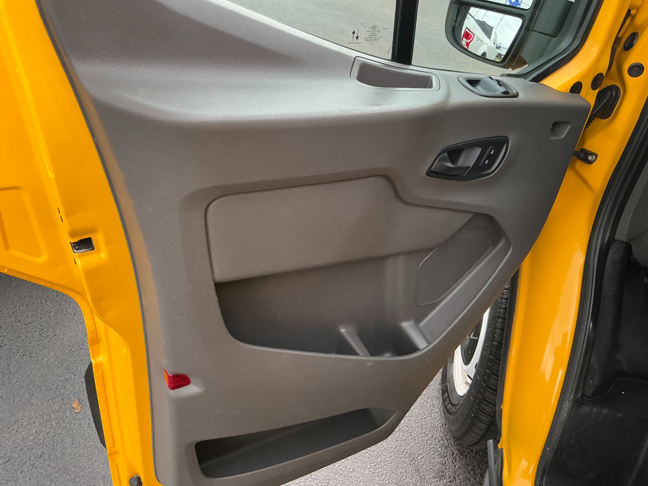 2021 Ford Transit Cargo Van photo 4