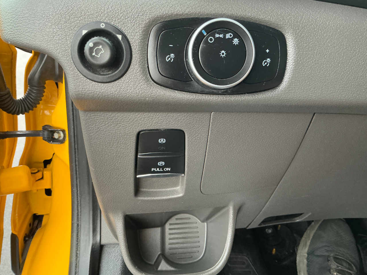 2021 Ford Transit Cargo Van photo 13