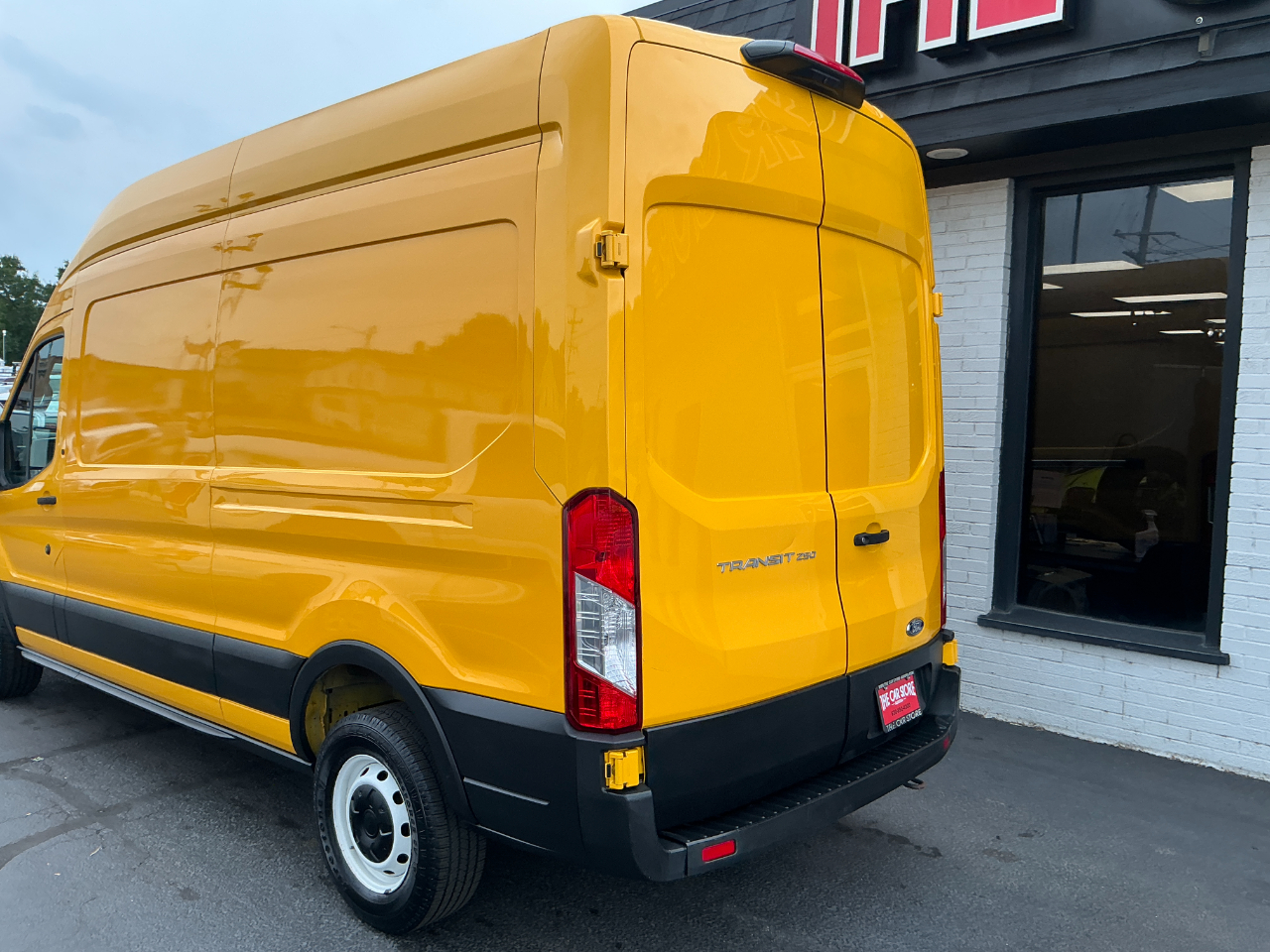 2021 Ford Transit Cargo Van photo 23