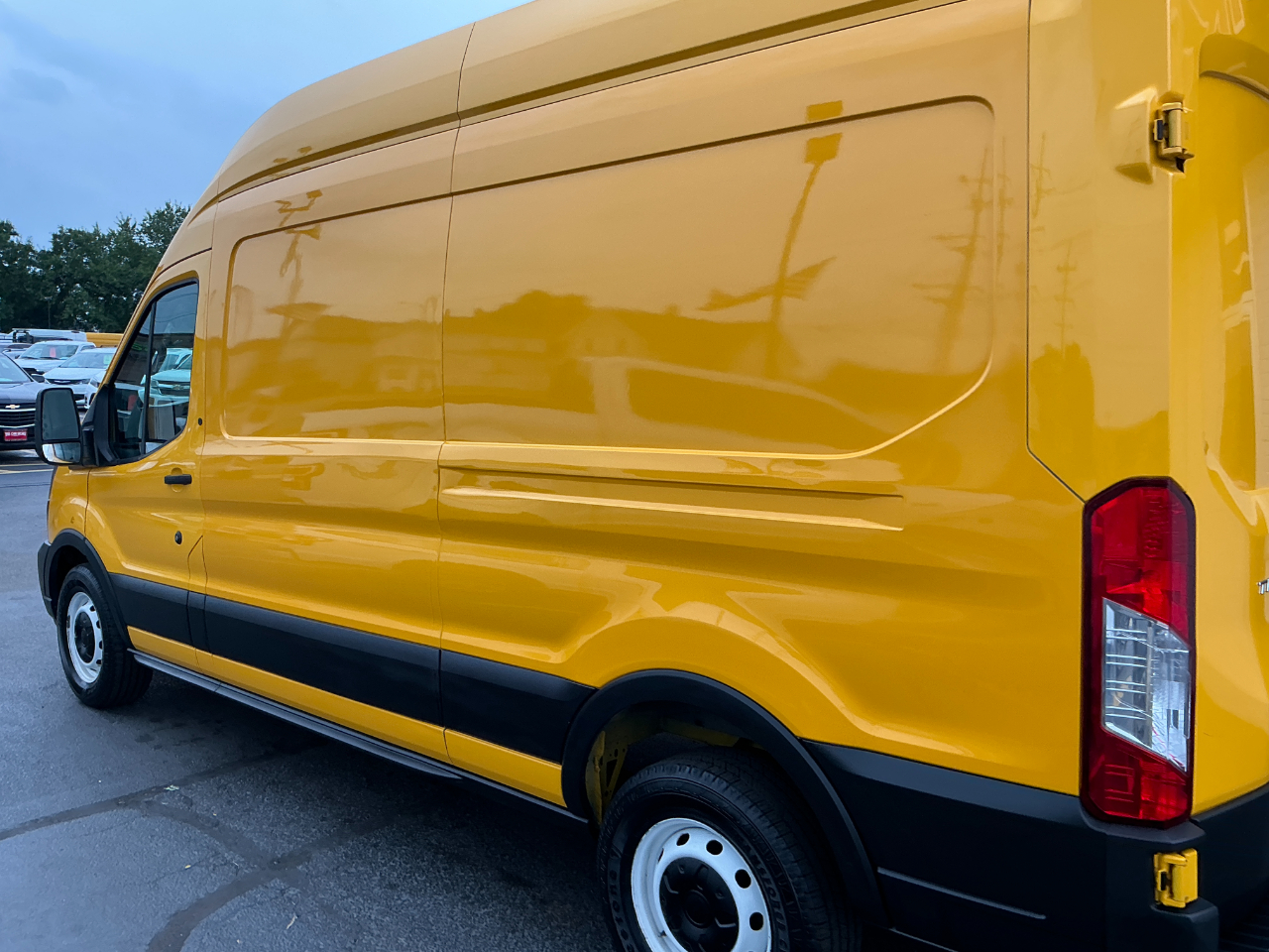 2021 Ford Transit Cargo Van photo 24
