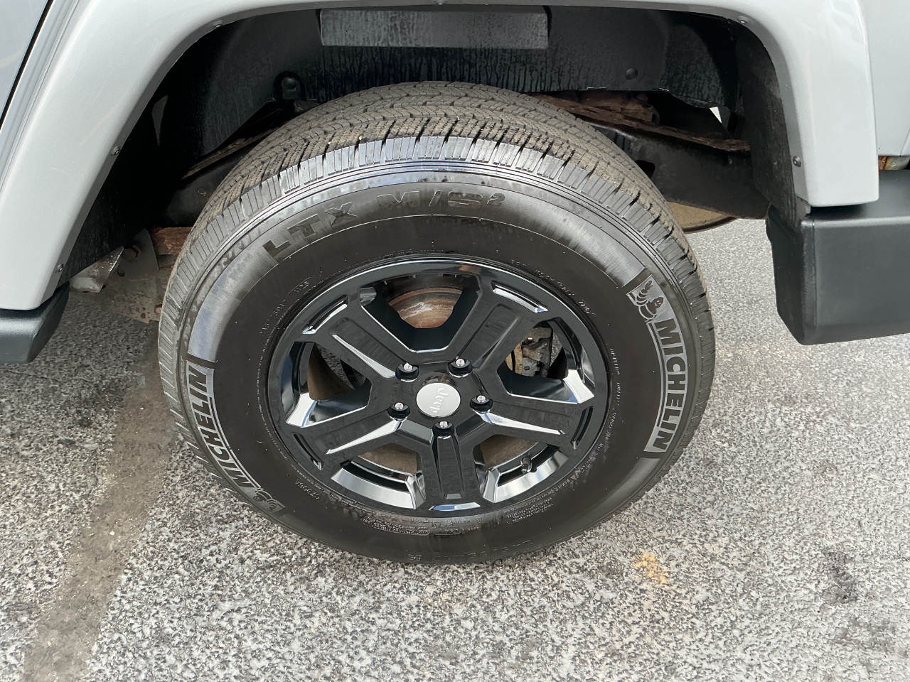 2013 Jeep Wrangler Sahara photo 5