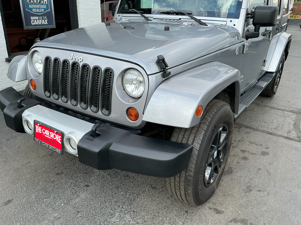 2013 Jeep Wrangler Sahara photo 23