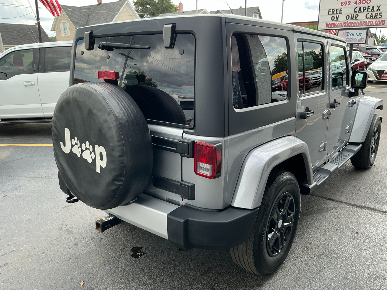 2013 Jeep Wrangler Sahara photo 26