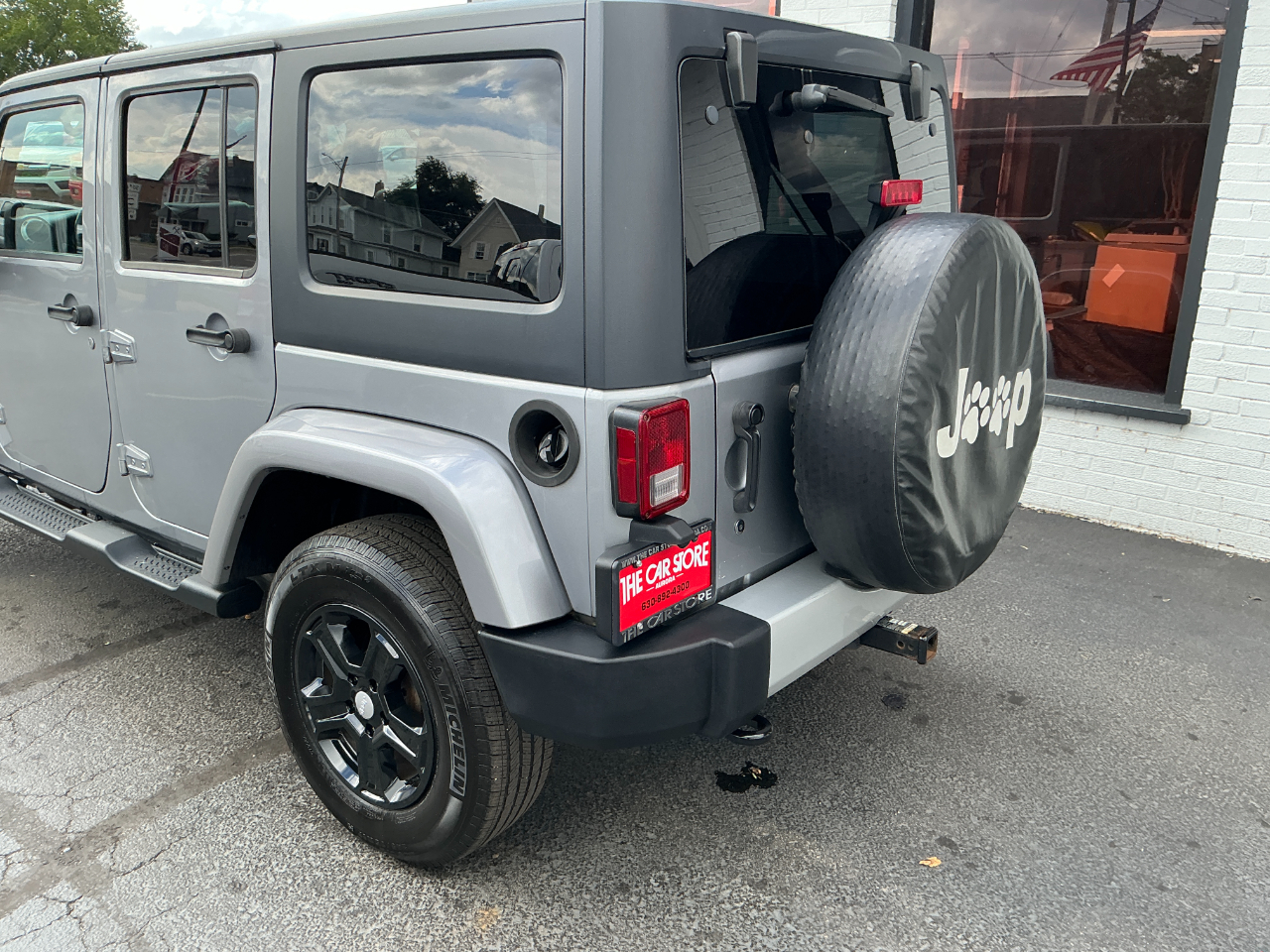 2013 Jeep Wrangler Sahara photo 27