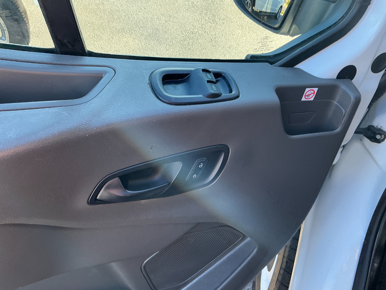2020 Ford Transit Cargo Van photo 8