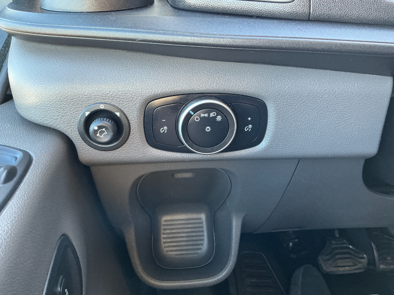 2020 Ford Transit Cargo Van photo 11