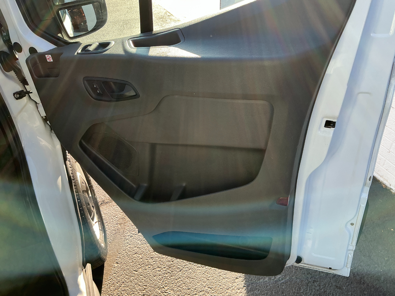 2020 Ford Transit Cargo Van photo 21