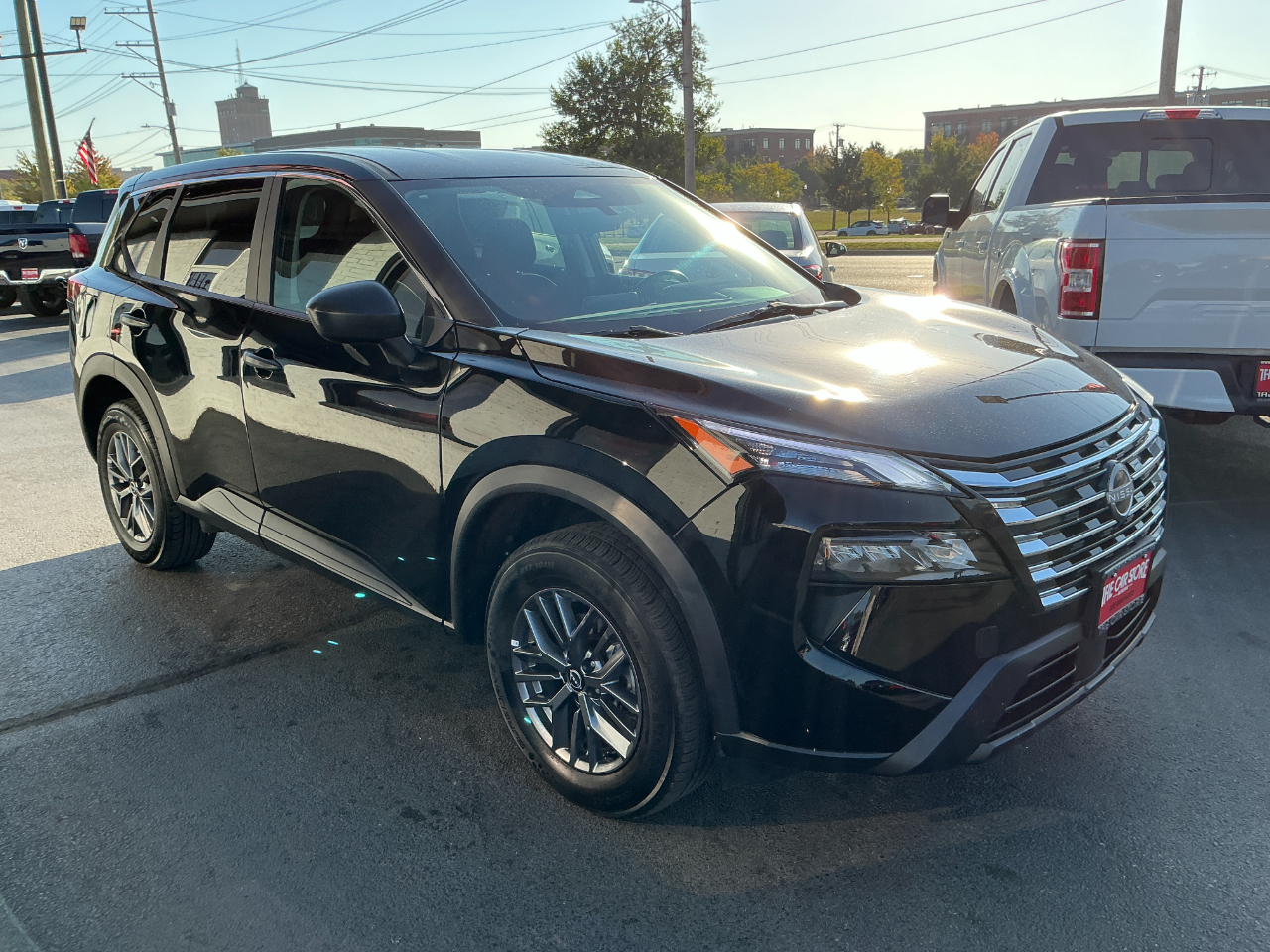 2024 Nissan Rogue S photo 2