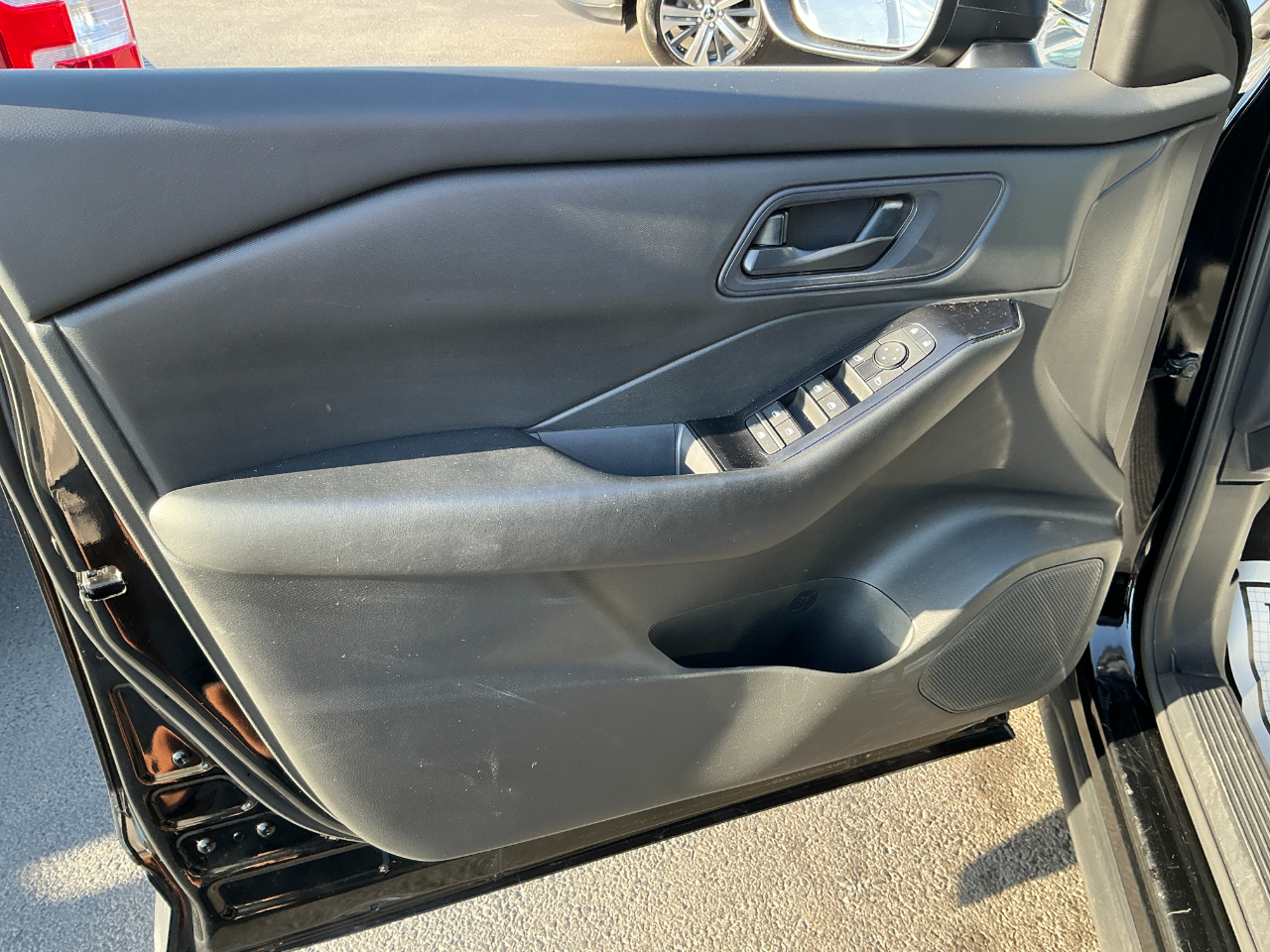 2024 Nissan Rogue S photo 4