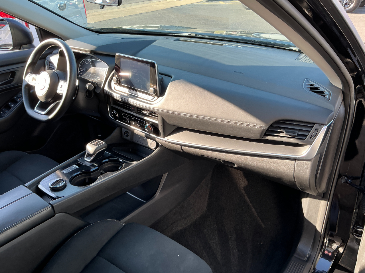 2024 Nissan Rogue S photo 19