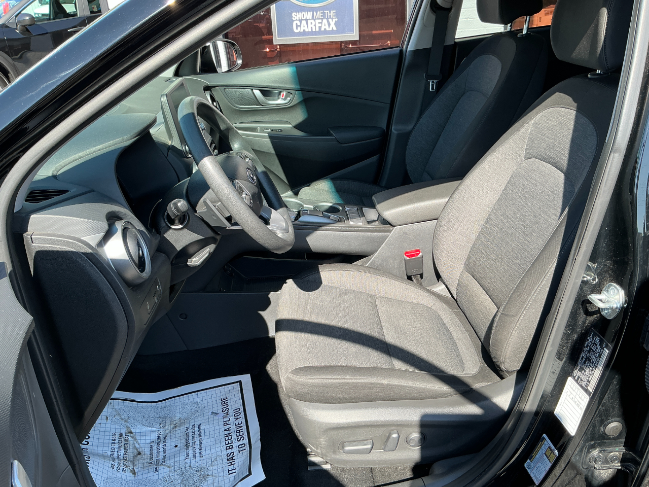 2023 Hyundai Kona SE photo 2