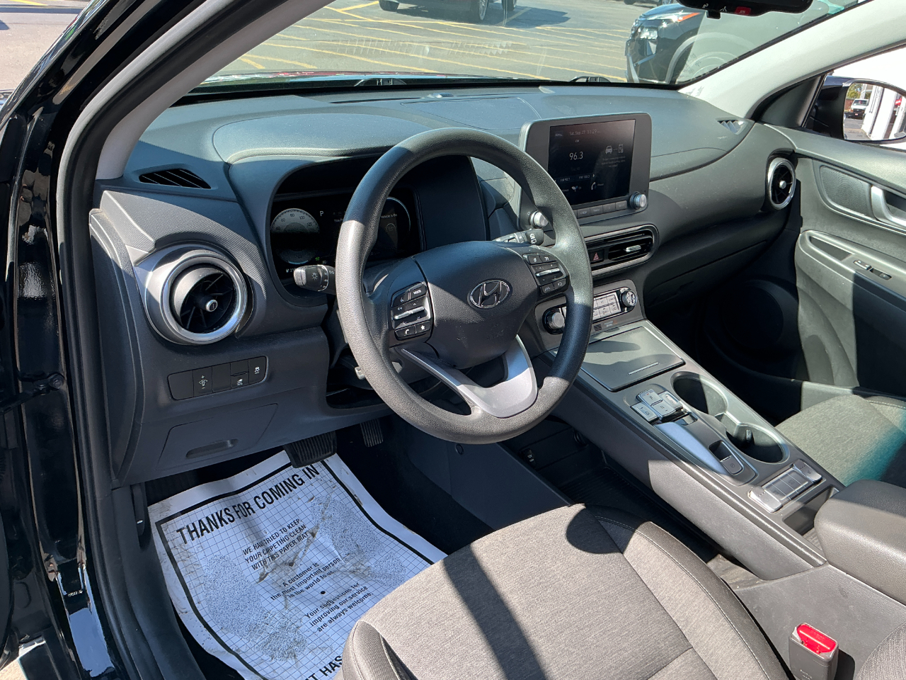 2023 Hyundai Kona SE photo 3
