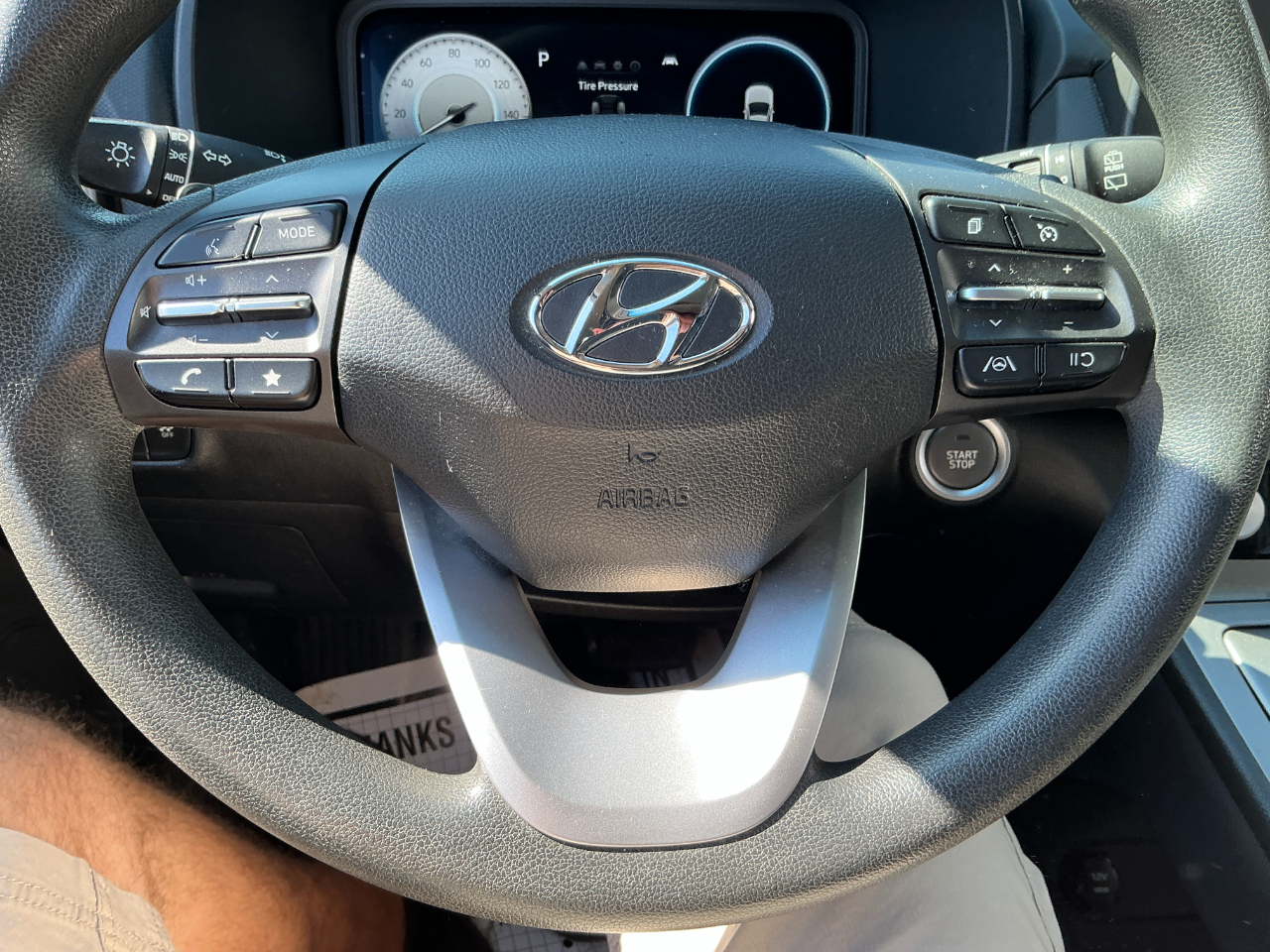 2023 Hyundai Kona SE photo 4