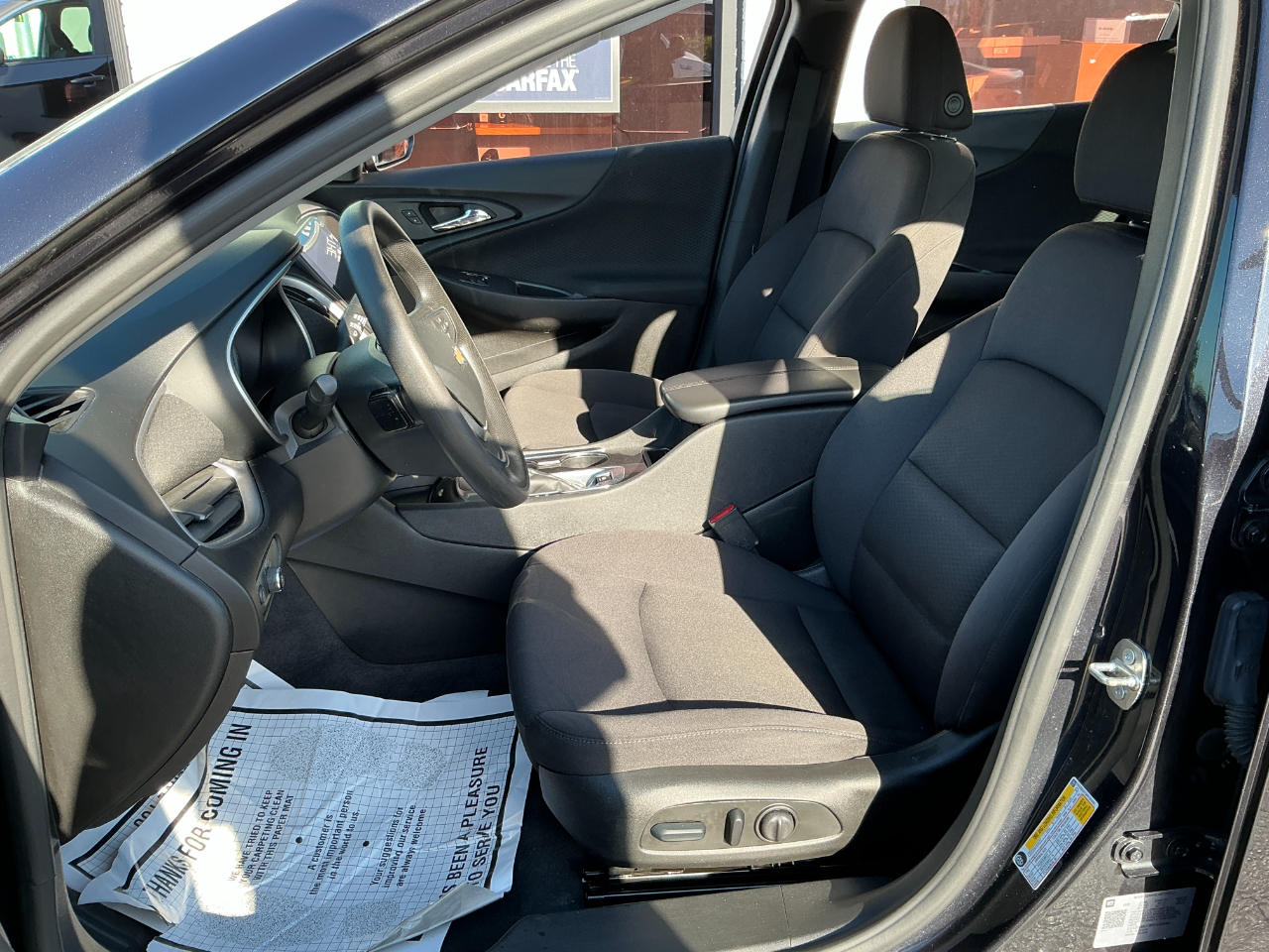 2023 Chevrolet Malibu 1LT photo 3