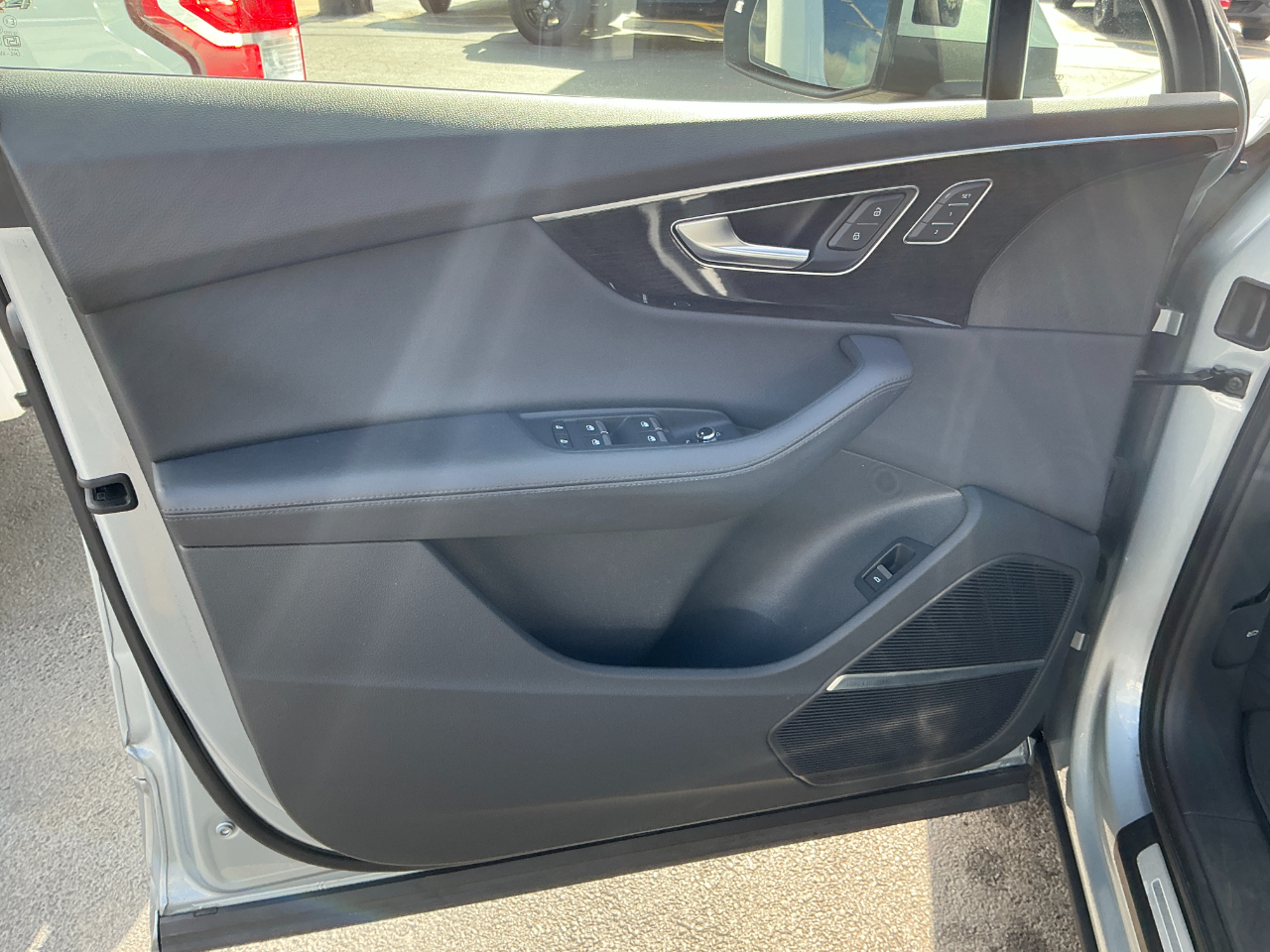 2024 Audi Q7 Premium Plus photo 6