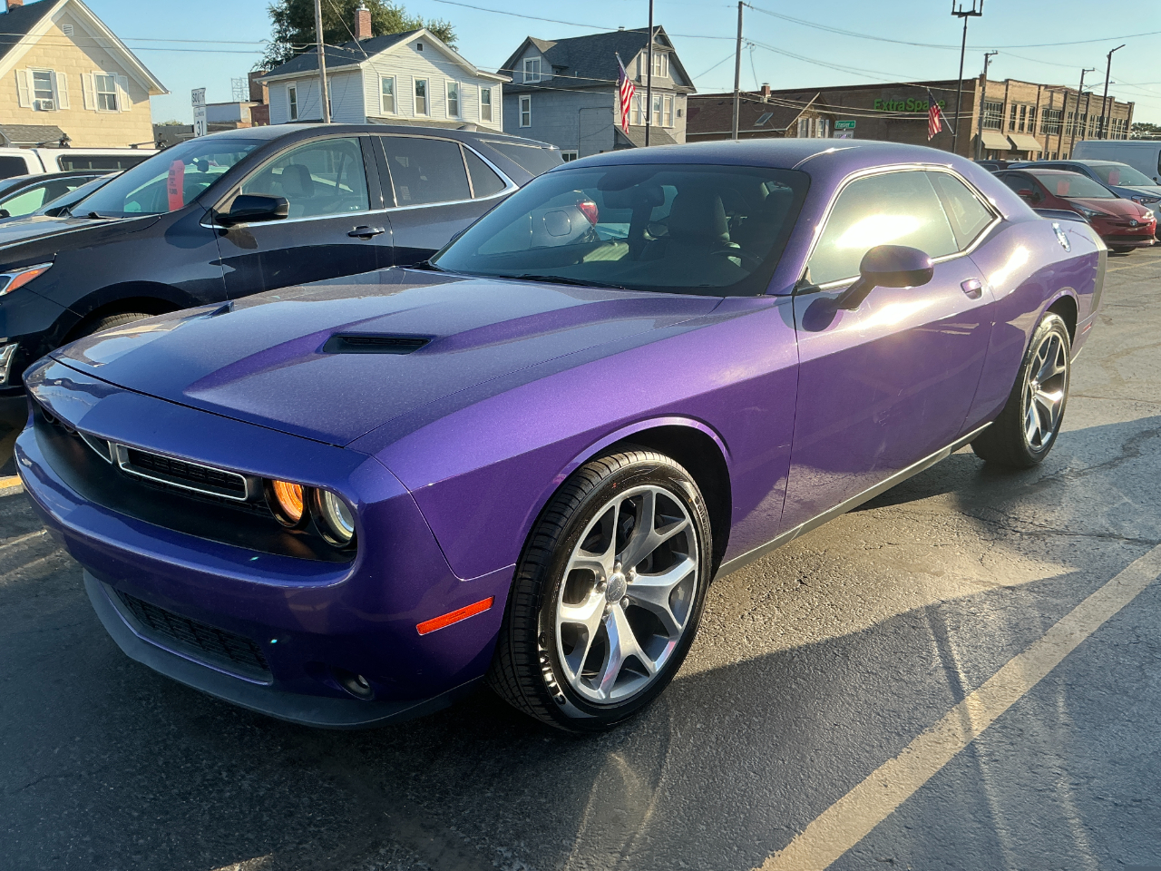 2016 Dodge Challenger SXT photo 2