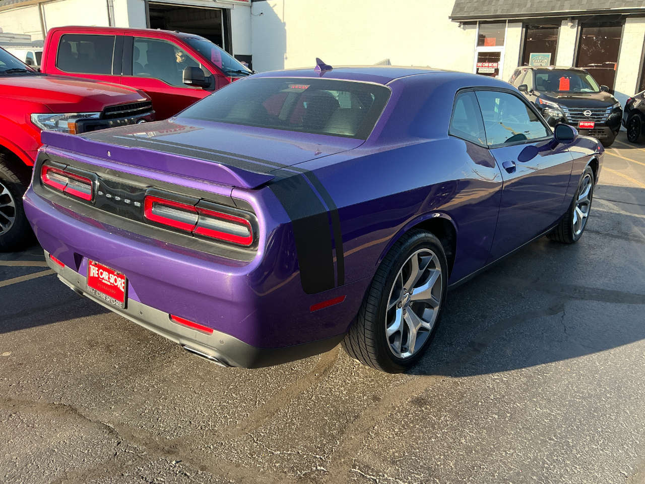 2016 Dodge Challenger SXT photo 4