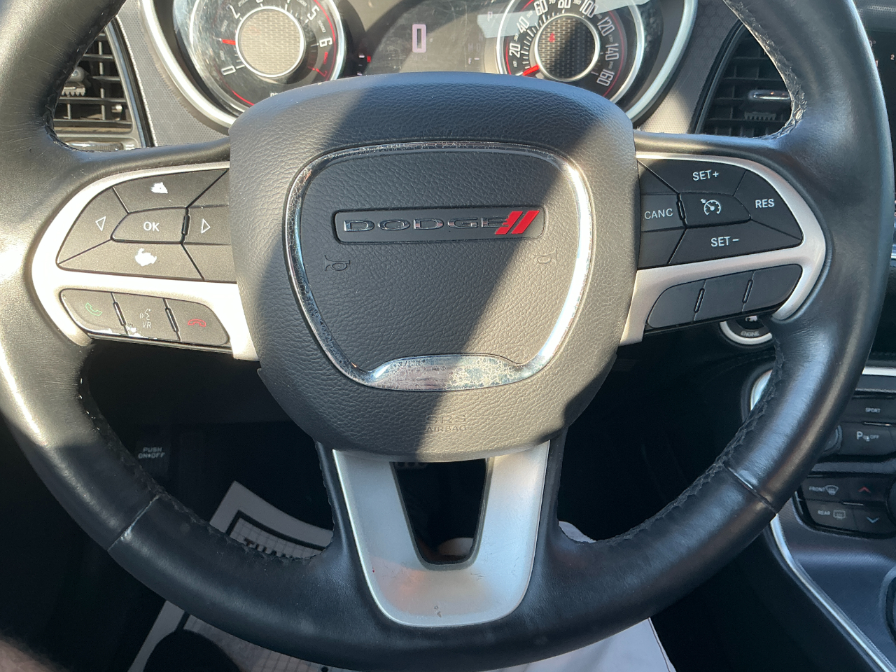 2016 Dodge Challenger SXT photo 10