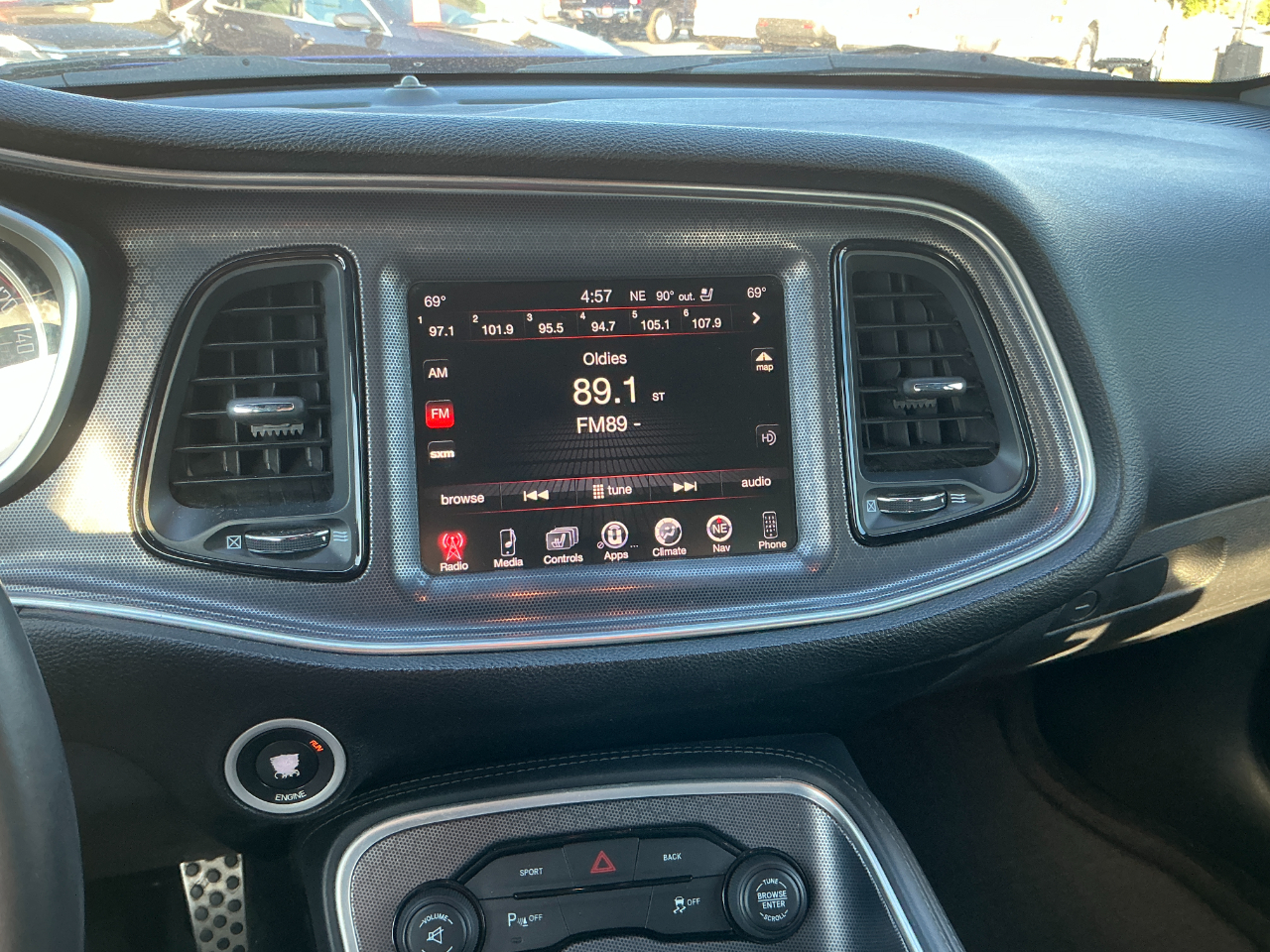2016 Dodge Challenger SXT photo 12