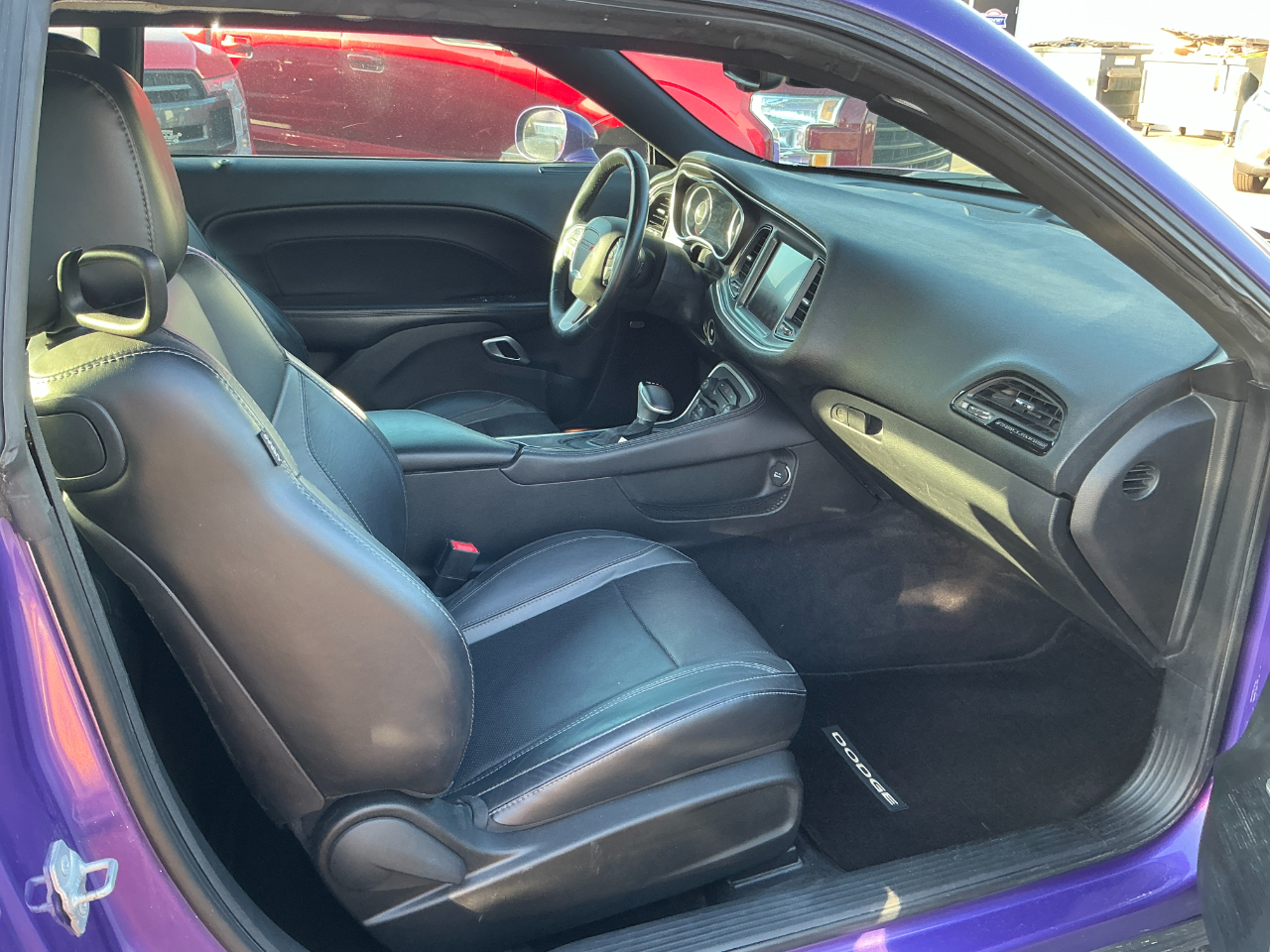 2016 Dodge Challenger SXT photo 19